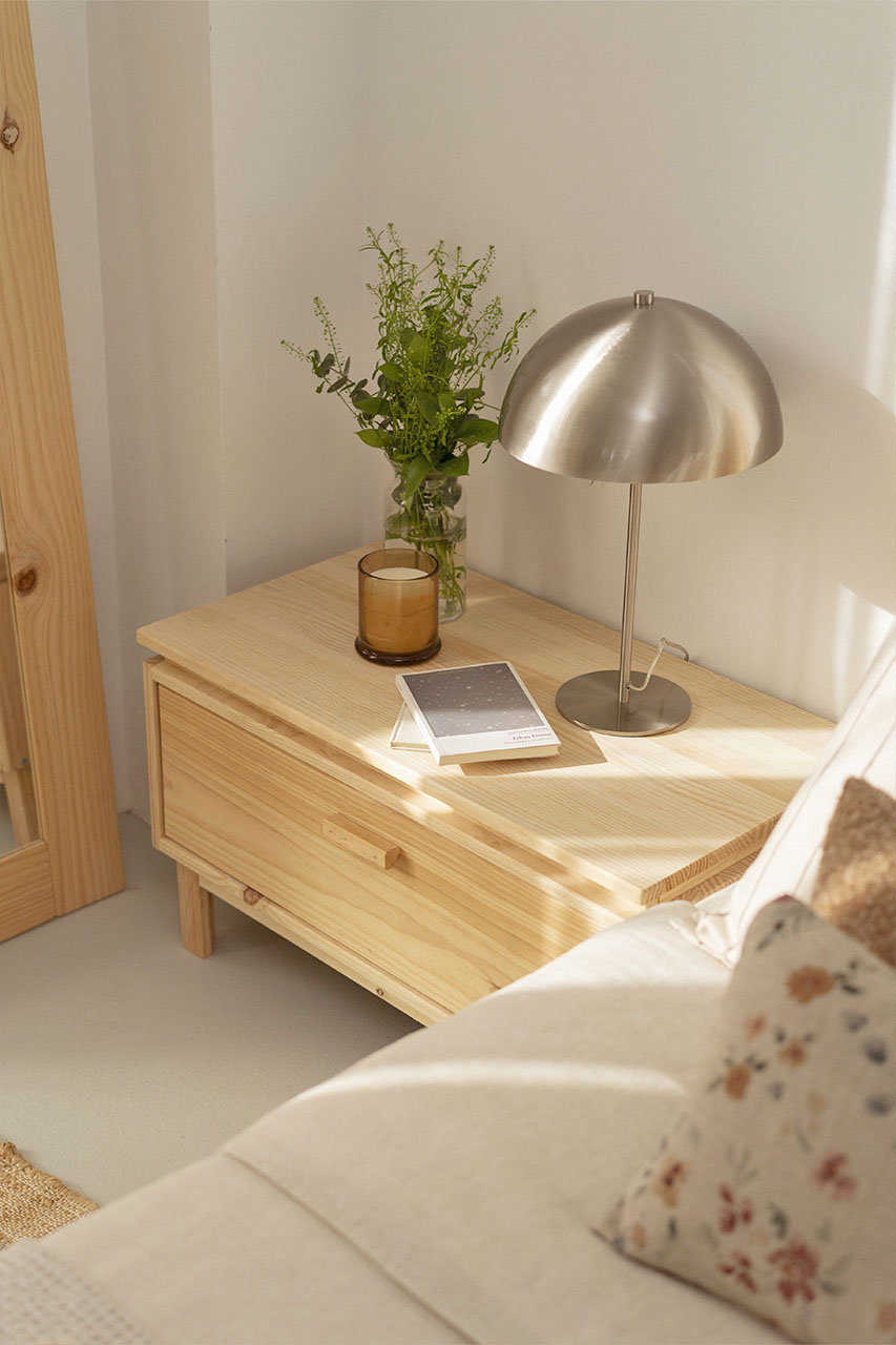 Imagen de ambiente 2 para:Mesilla de noche con caj&oacute;n